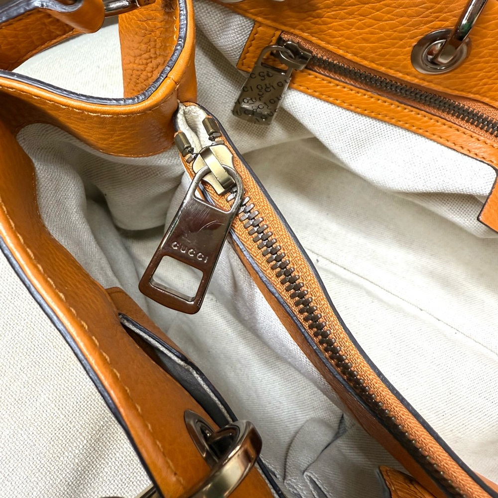Gucci authentic satchel bag orange leather black bamboo handles with a strap - Picture 15 of 16